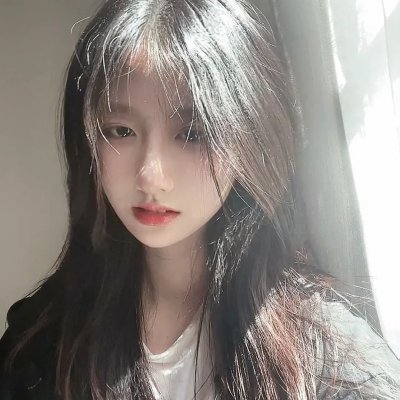 鱼跃在花见